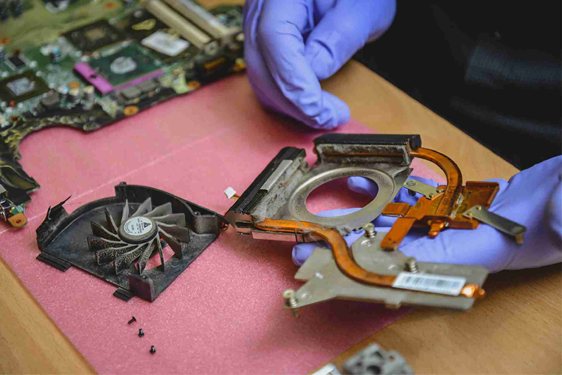 Чистка системы охлаждения ноутбука в Сочи